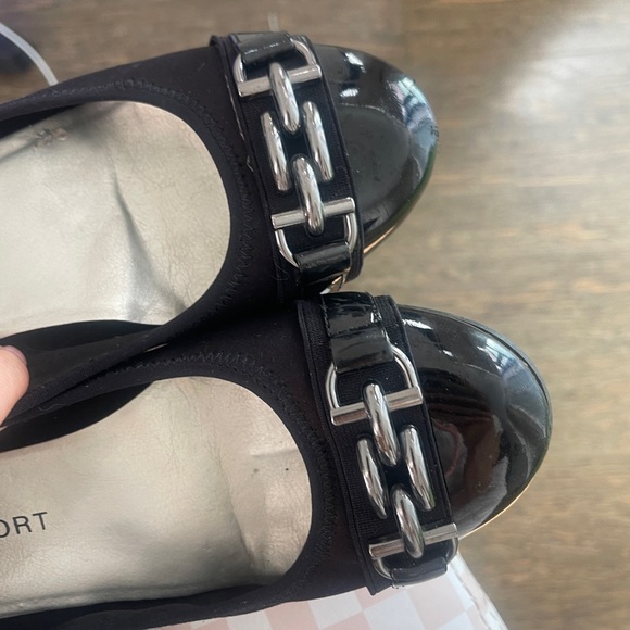 Flats AK Sport are in good condition, size 9.5 shoes practical and fashionable. - Picture 5 of 9